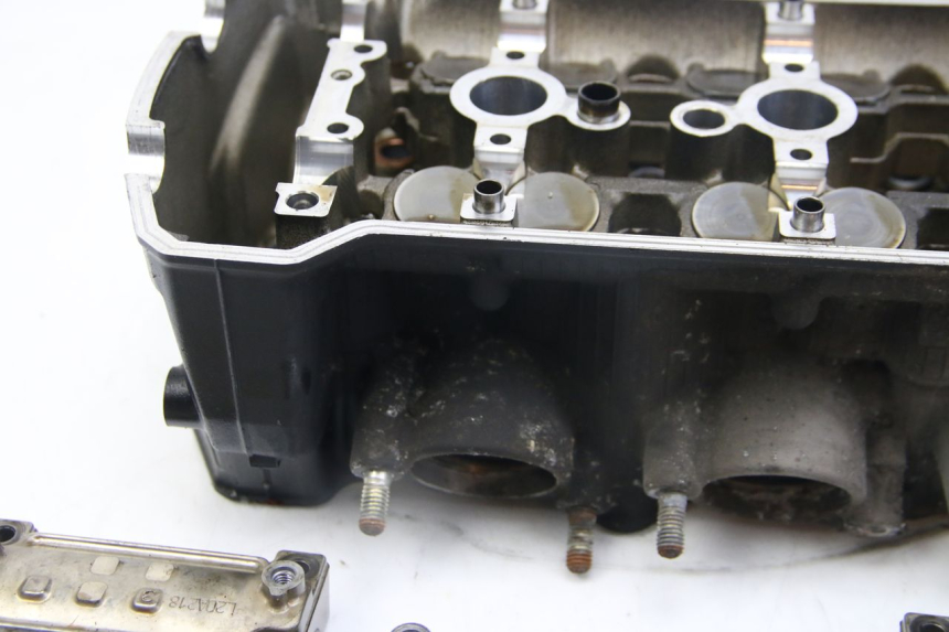 photo de TESTATA KAWASAKI Z ABS 1000 (2014 - 2020) - Stato della superficie e materiale