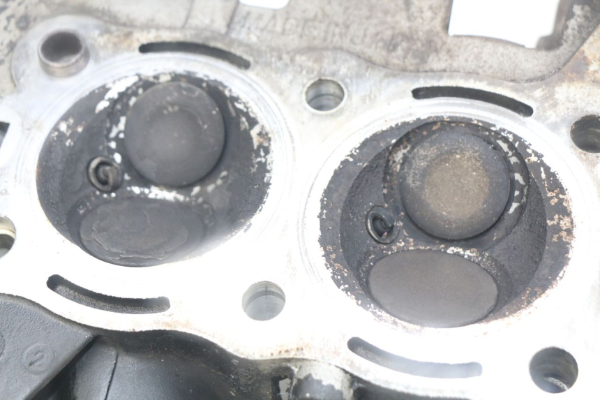 photo de TESTATA KAWASAKI ZR7 ZR-7 S 750 (1999 - 2004) - Primo piano tecnico