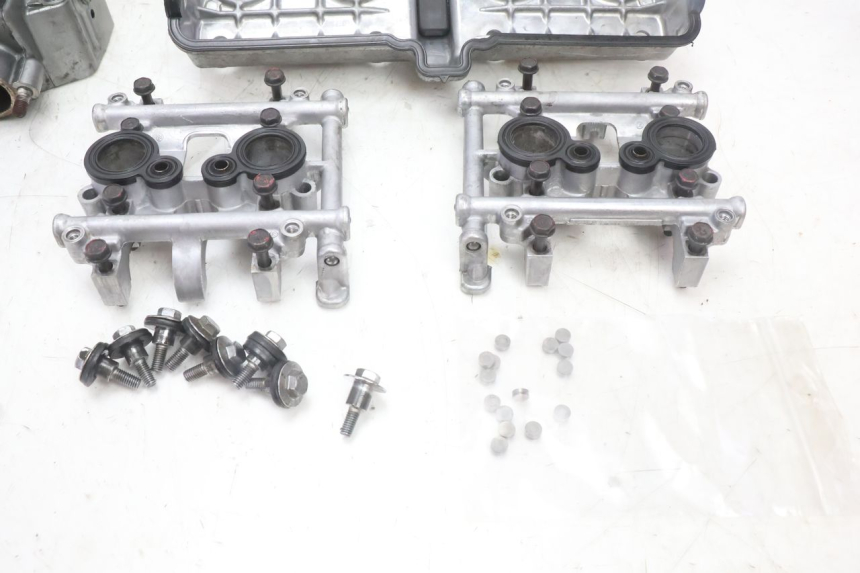 photo de TESTATA KAWASAKI ZZR 600 (1995 - 2004) - Focus sulla struttura