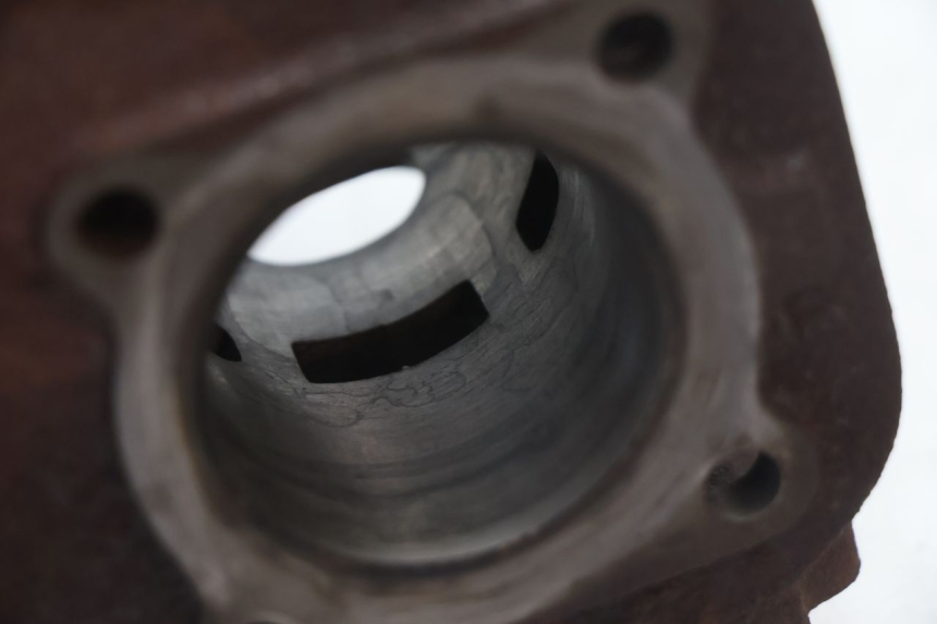 photo de CILINDRO MBK BOOSTER SPIRIT 50 (2004 - 2017) - Dettagli dei punti di fissaggio