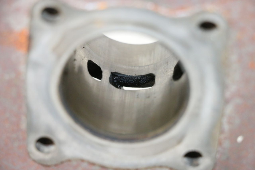 photo de CILINDRO PEUGEOT KISBEE 2T 50 (2010 - 2017) - Altra angolazione