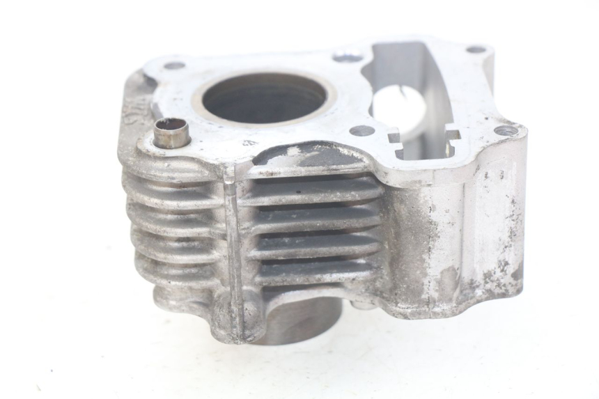 photo de CILINDRO SYM ORBIT III 3 4T 50 (2018 - 2021) - Stato della superficie e materiale