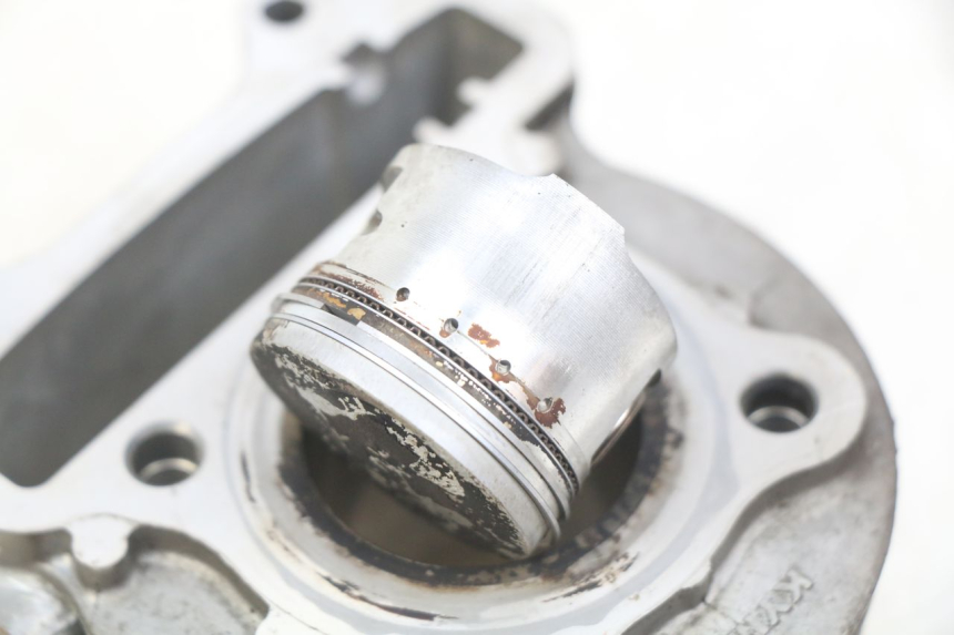 photo de CYLINDRO PISTONE KYMCO AGILITY 16+ 4T 50 (2018 - 2023) - Zoom sui componenti