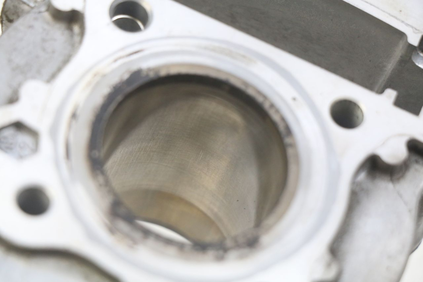 photo de CYLINDRO PISTONE KYMCO AGILITY 16+ 4T 50 (2018 - 2023) - Zoom sullo stato d'uso