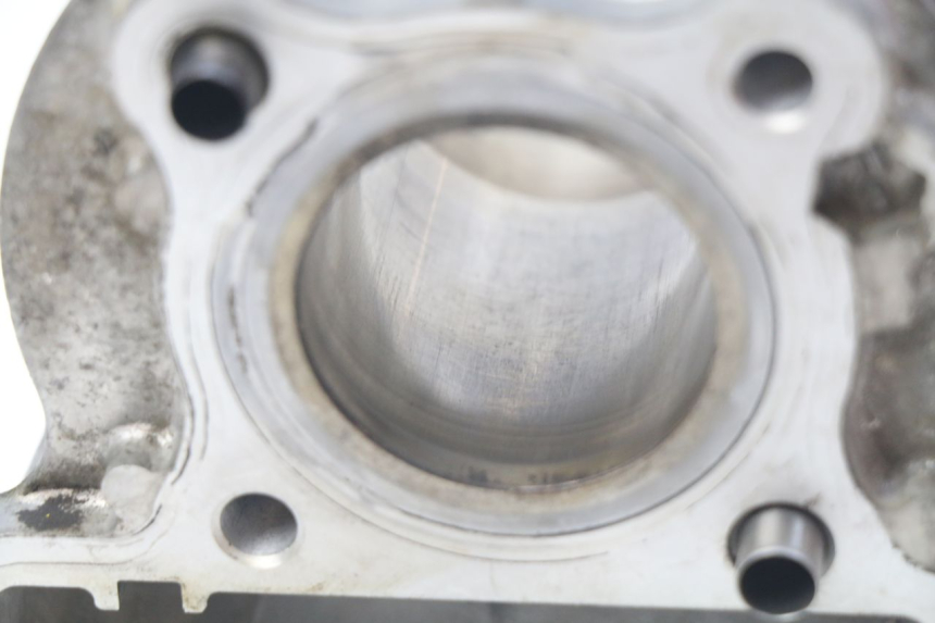 photo de CILINDRO PISTONE KYMCO AGILITY 4T 50 (2005 - 2018) - Altra angolazione