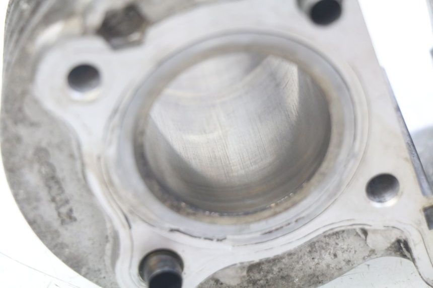 photo de CILINDRO PISTONE KYMCO AGILITY 4T 50 (2005 - 2018) - Primo piano tecnico