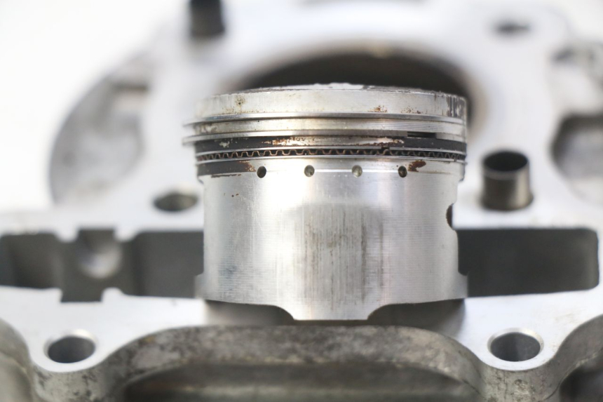 photo de CILINDRO PISTONE KYMCO AGILITY 4T 50 (2005 - 2018) - Zoom sui componenti