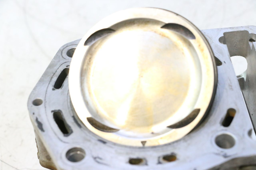 photo de CILINDRO E PISTONE ANTERIORE GILERA GP 800 (2007 - 2013) - Angolazione alternativa