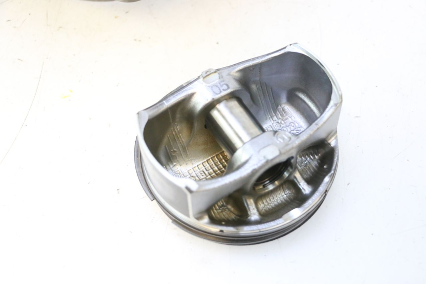 photo de CILINDRO E PISTONE ANTERIORE HARLEY DAVIDSON ROAD GLIDE FLTRXSE 1920 (2018 - 2022) - Panoramica del profilo