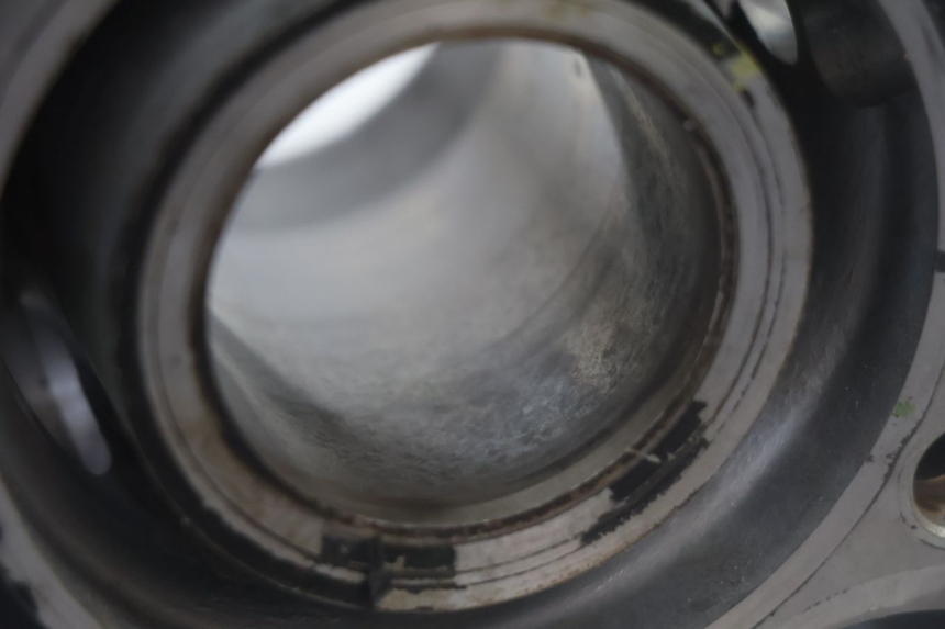 photo de CILINDRO E PISTONE ANTERIORE HONDA XLV VARADERO 125 (2007 - 2012) - Altra vista dell'articolo