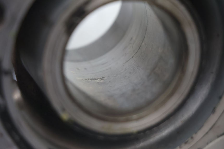 photo de CILINDRO E PISTONE ANTERIORE HONDA XLV VARADERO 125 (2007 - 2012) - Zoom sui componenti