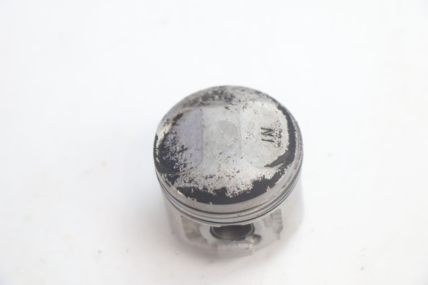 photo de CILINDRO E PISTONE ANTERIORE HONDA XLV VARADERO 125 (2007 - 2012) - Primo piano ad alta risoluzione
