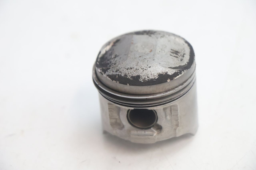 photo de CILINDRO E PISTONE ANTERIORE HONDA XLV VARADERO 125 (2007 - 2012) - Focus sulla struttura
