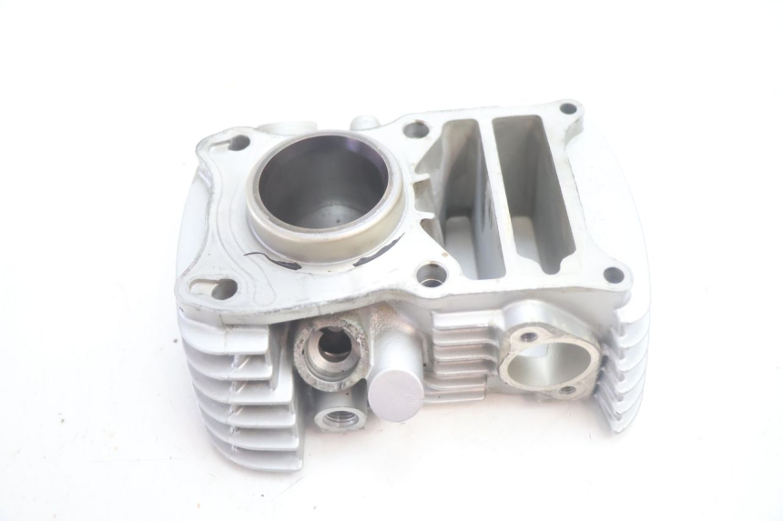 photo de CILINDRO E PISTONE ANTERIORE HONDA XLV VARADERO 125 (2007 - 2012) - Ricambio usato controllato