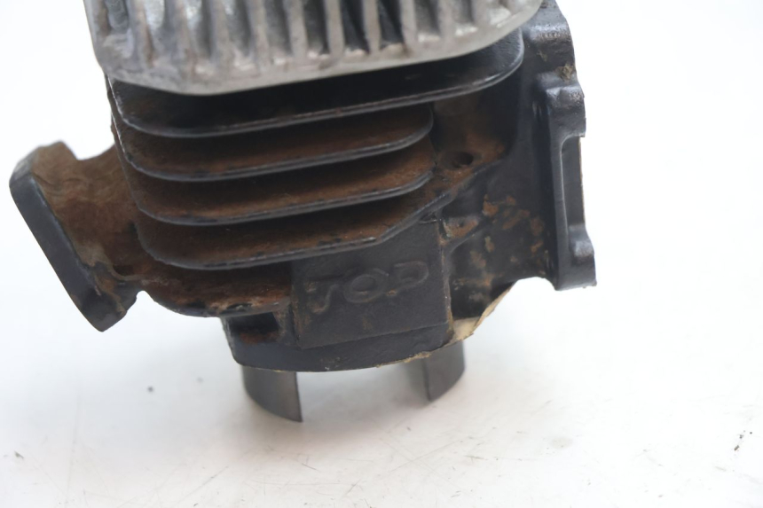 photo de CILINDRO PISTONE MBK BOOSTER SPIRIT 50 (1996 - 1999) - Primo piano tecnico