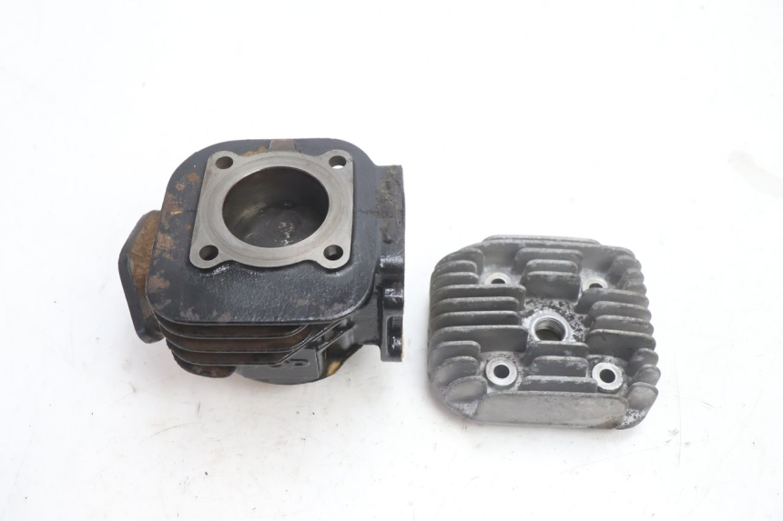 photo de CILINDRO PISTONE MBK BOOSTER SPIRIT 50 (1996 - 1999) - Dettagli dei punti di fissaggio