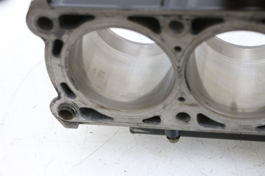 photo de CILINDRO PISTONE MV AGUSTA BRUTALE R WALLY 910 (2008 - 2008) - Angolazione alternativa