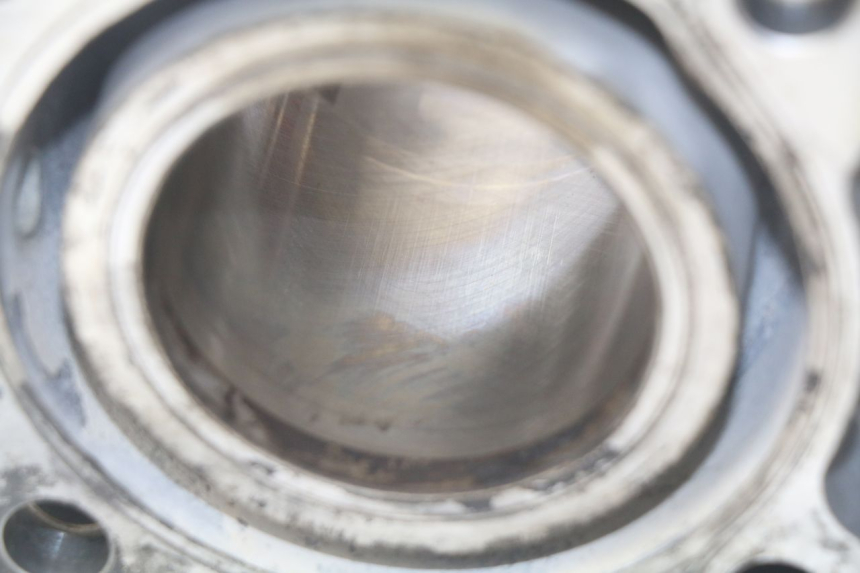 photo de CILINDRO PISTONE SUZUKI BURGMAN 125 (2007 - 2014) - Dettagli dei punti di fissaggio