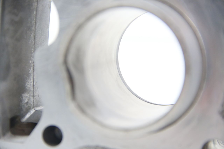 photo de CILINDRO PISTONE SUZUKI BURGMAN 125 (2007 - 2014) - Primo piano ad alta risoluzione