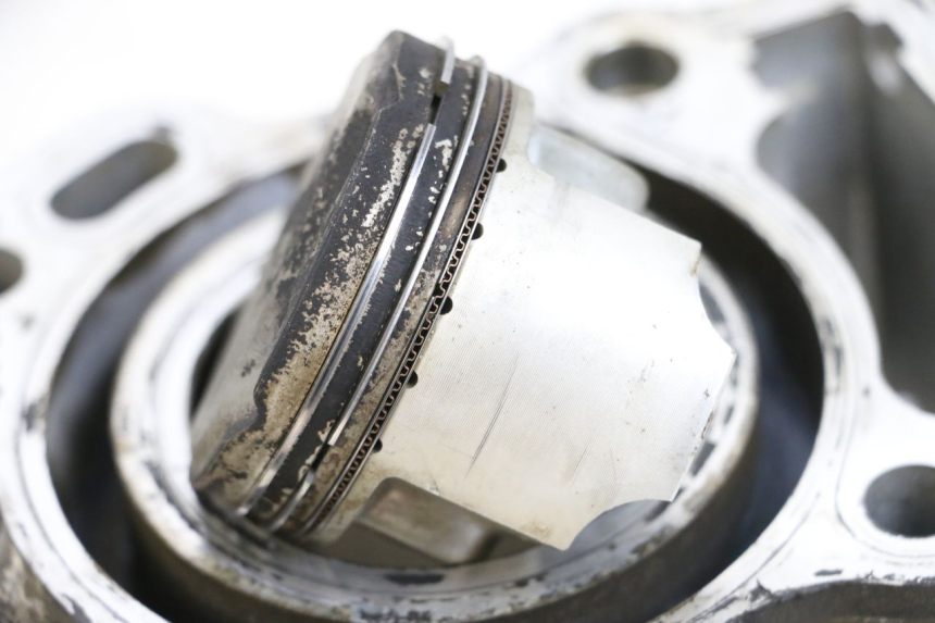 photo de CILINDRO PISTONE SUZUKI BURGMAN 125 (2007 - 2014) - Zoom sui componenti