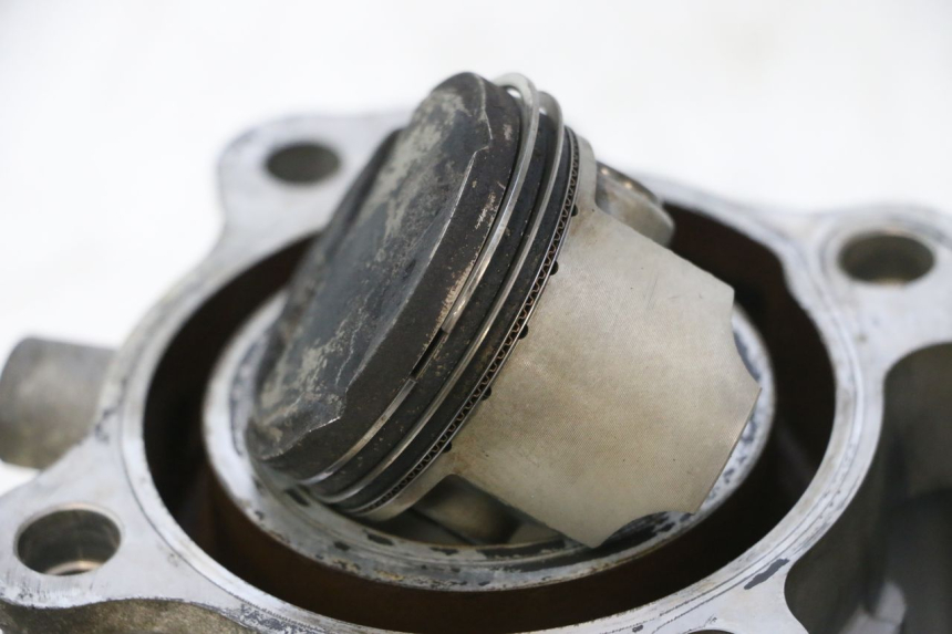 photo de CILINDRO PISTONE SUZUKI BURGMAN 125 (2007 - 2014) - Ispezione visiva dettagliata