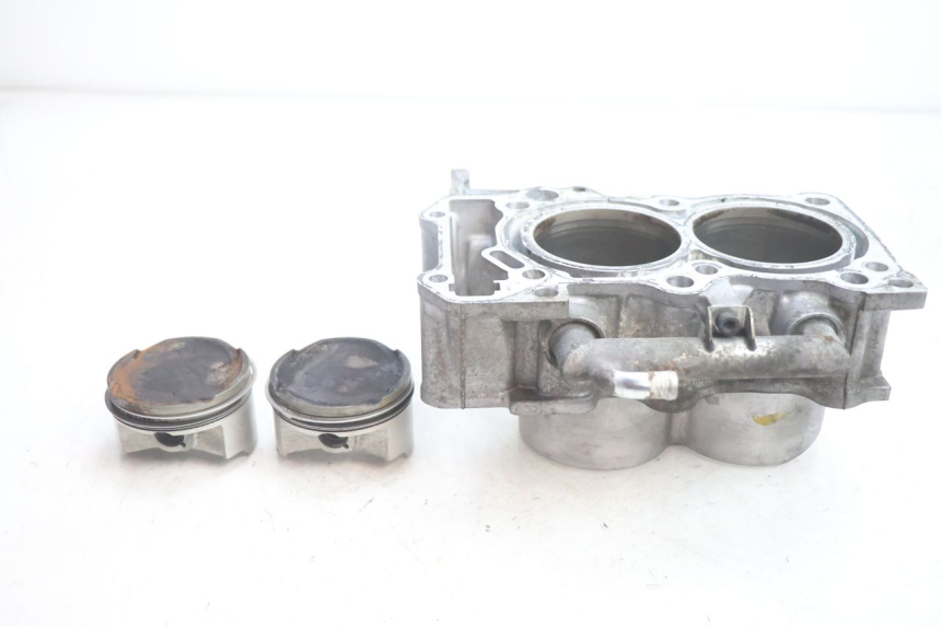 photo de CILINDRO PISTONE SUZUKI BURGMAN EXECUTIVE ABS 650 (2006 - 2012) - Altra angolazione