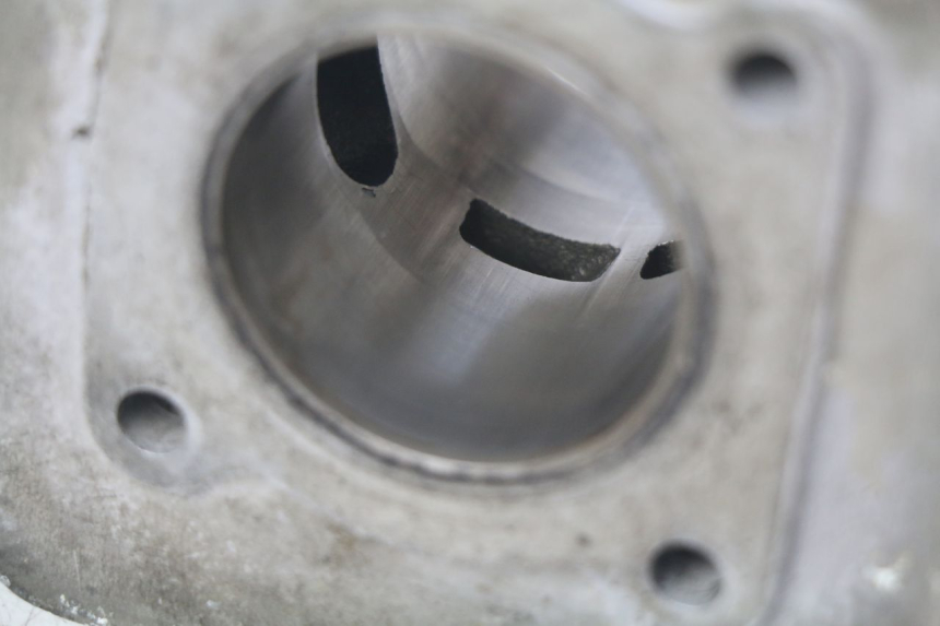 photo de CILINDRO PISTONE PEUGEOT BUXY 50 (1993 - 1998) - Dettagli dei punti di fissaggio