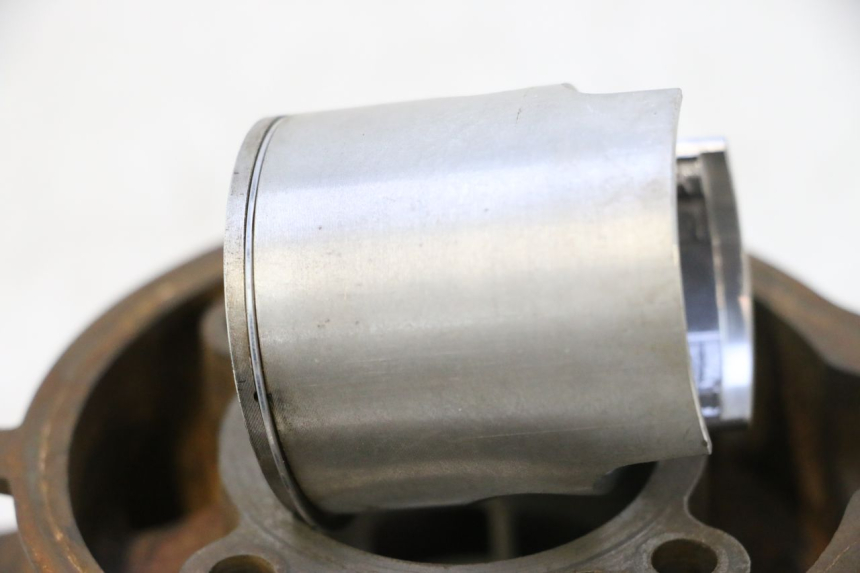 photo de CILINDRO PISTONE HM HONDA CRM DERAPAGE RR 50 (2006 - 2017) - Angolazione alternativa