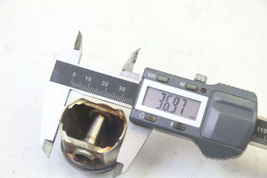 photo de CILINDRO PISTONE SYM CROX 4T 50 (2016 - 2023) - Focus sulla struttura