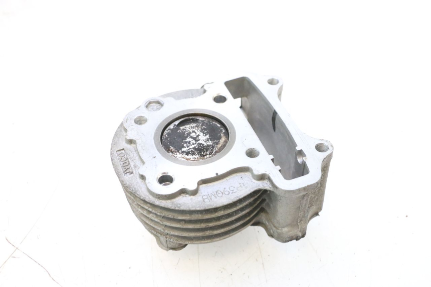 photo de CILINDRO PISTONE JM MOTORS EVOLIS 4T 50 (2018 - 2022) - Zoom sullo stato d'uso