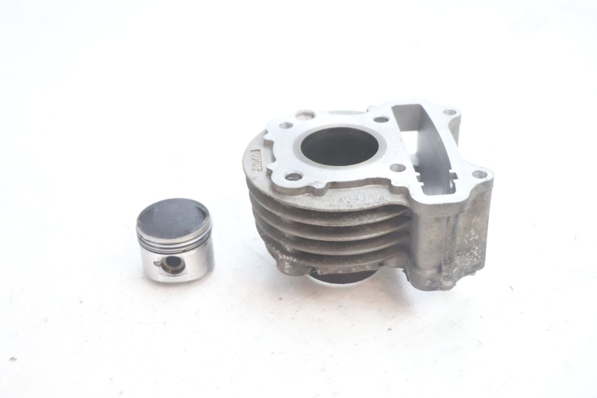 photo de CILINDRO PISTONE JM MOTORS EVOLIS 4T 50 (2018 - 2022) - Dettaglio del componente