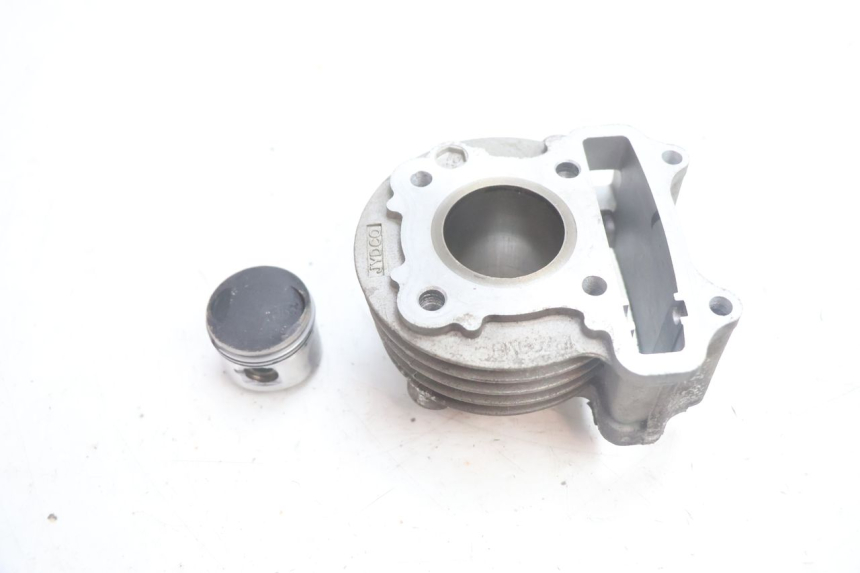 photo de CILINDRO PISTONE JM MOTORS EVOLIS 4T 50 (2018 - 2022) - Zoom sullo stato d'uso