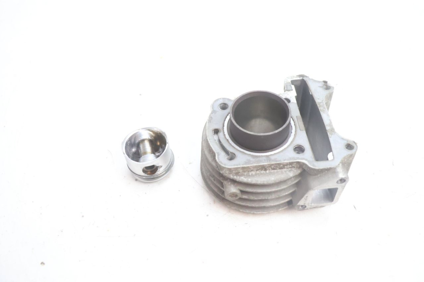 photo de CILINDRO PISTONE JM MOTORS EVOLIS 4T 50 (2018 - 2022) - Altra angolazione