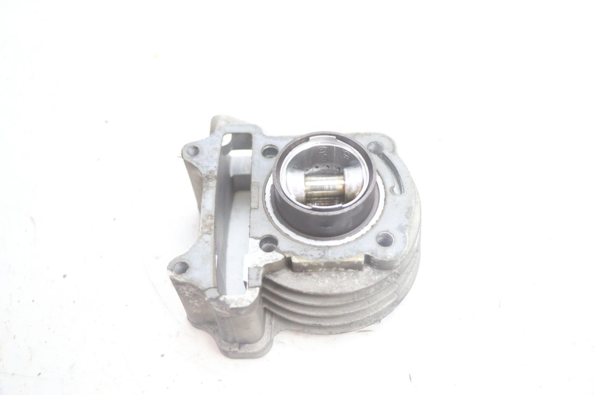 photo de CILINDRO PISTONE JM MOTORS EVOLIS 4T 50 (2018 - 2022) - Dettagli dei punti di fissaggio