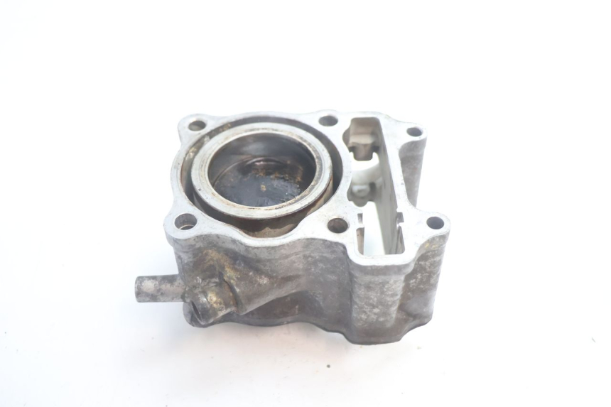 photo de CILINDRO PISTONE HONDA FES S-WING SWING ABS 125 (2007 - 2015) - Primo piano tecnico