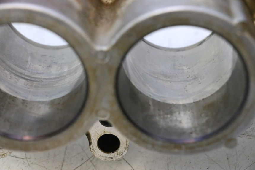 photo de CILINDRO PISTONE HONDA FJS SILVER WING SILVERWING 400 (2005 - 2008) - Dettagli dei punti di fissaggio