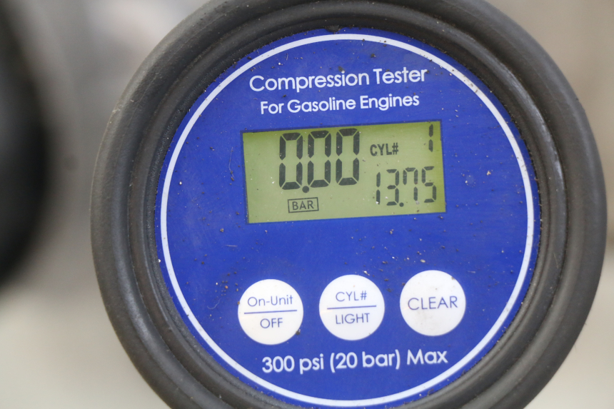 photo de CYLINDRO PISTONE HONDA FJS SILVERWING SILVER WING 400 (2009 - 2016) - Panoramica del profilo