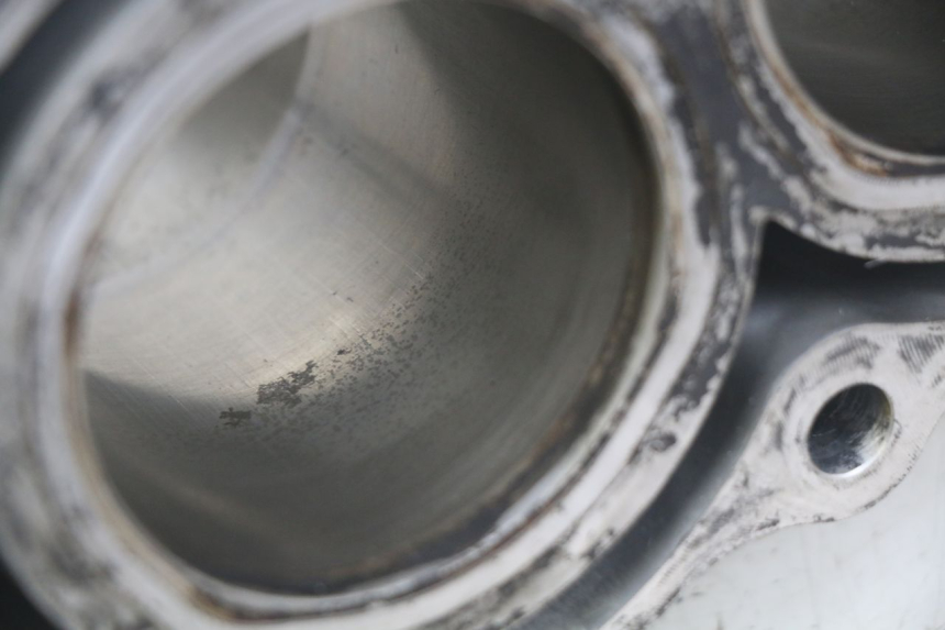 photo de CYLINDRO PISTONE HONDA FJS SILVERWING SILVER WING 400 (2009 - 2016) - Stato della superficie e materiale