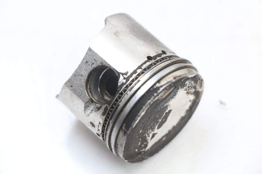 photo de CILINDRO PISTONE PIAGGIO FLY 4T 50 (2004 - 2010) - Altra vista dell'articolo