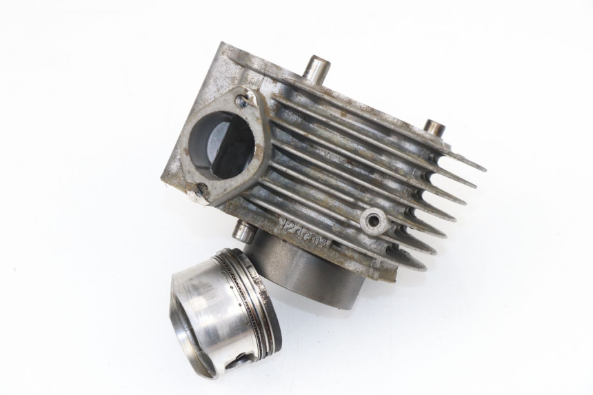 photo de CILINDRO PISTONE REVATTO FUTURA GT 125 (2006 - 2008) - Altra vista dell'articolo