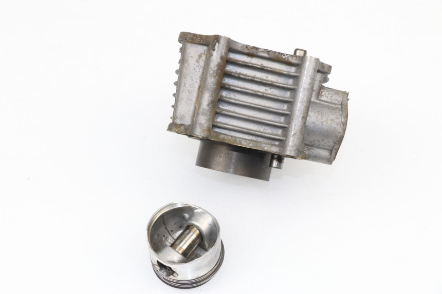 photo de CILINDRO PISTONE REVATTO FUTURA GT 125 (2006 - 2008) - Stato della superficie e materiale