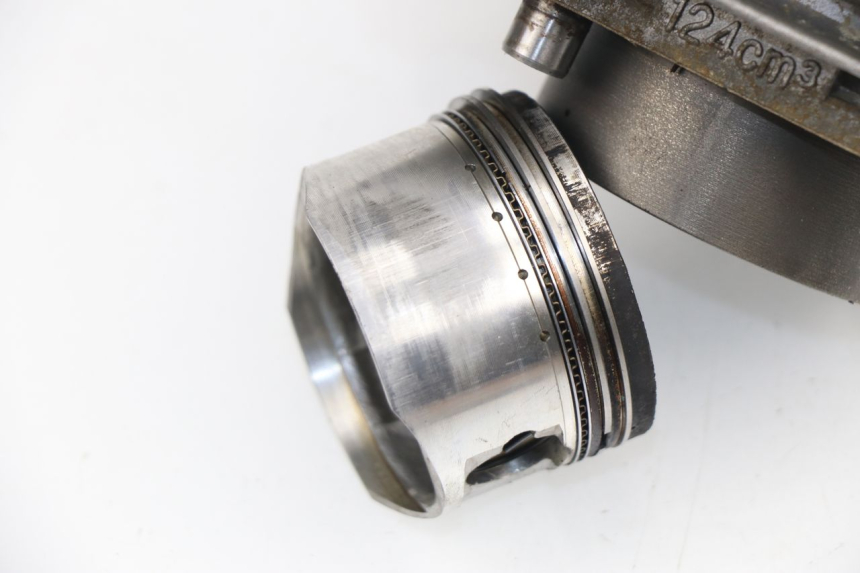 photo de CILINDRO PISTONE REVATTO FUTURA GT 125 (2006 - 2008) - Marcature e riferimenti originali