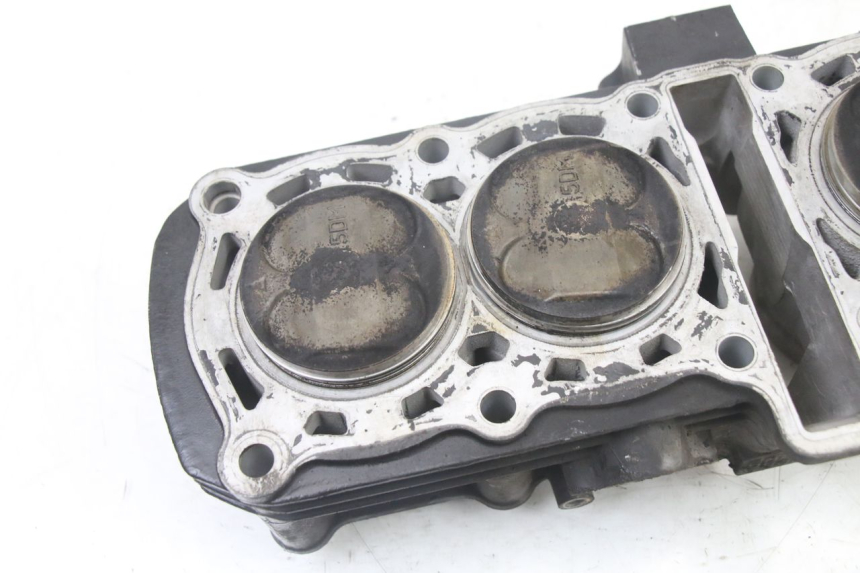 photo de CILINDRO PISTONE YAMAHA FZS FAZER 600 (2001 - 2003) - Dettagli dei punti di fissaggio