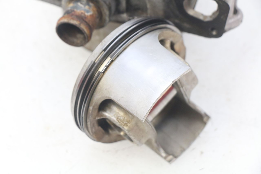 photo de CILINDRO PISTONE PEUGEOT GEOPOLIS 400 (2007 - 2013) - Focus sulla struttura