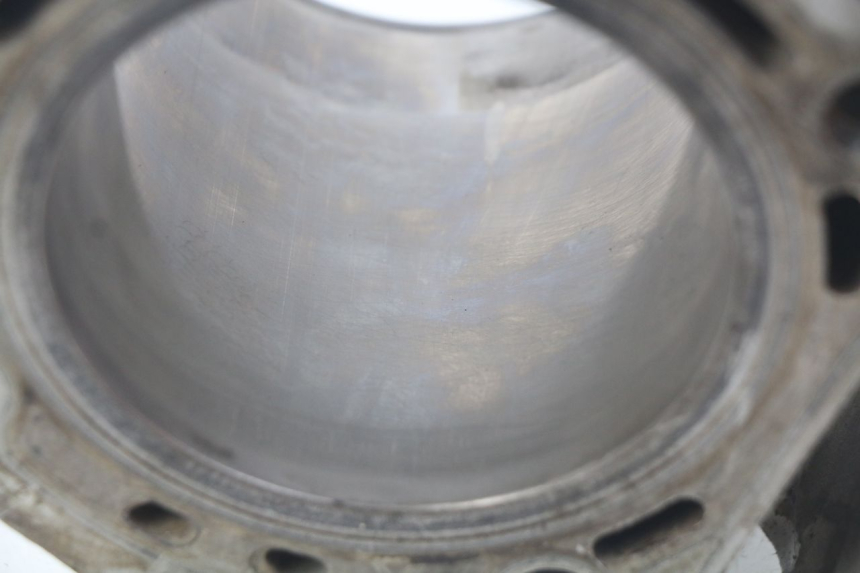 photo de CILINDRO PISTONE PEUGEOT GEOPOLIS 400 (2007 - 2013) - Primo piano tecnico