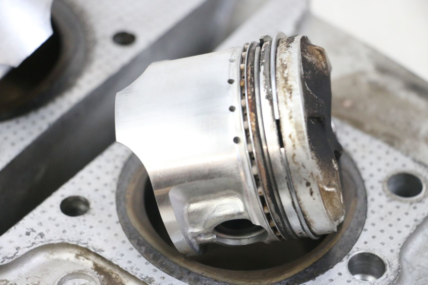 photo de CILINDRO PISTONE SUZUKI GSX E 250 (1982 - 1983) - Zoom qualità usato