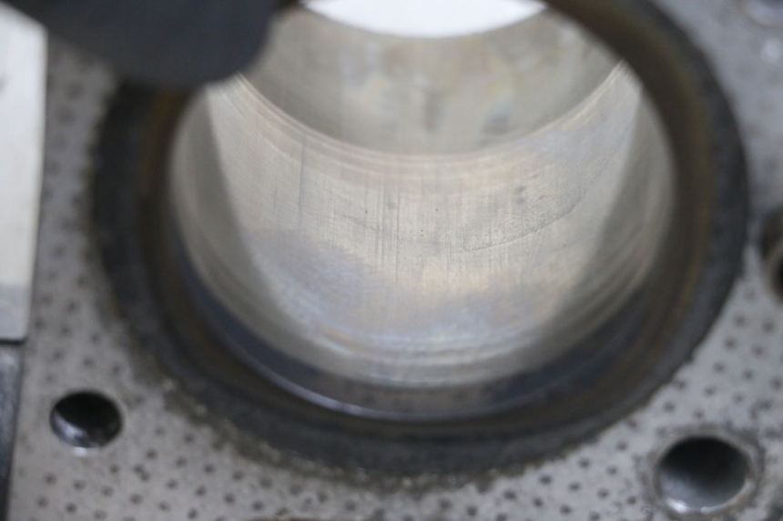 photo de CILINDRO PISTONE SUZUKI GSX E 250 (1982 - 1983) - Vista d'insieme del prodotto