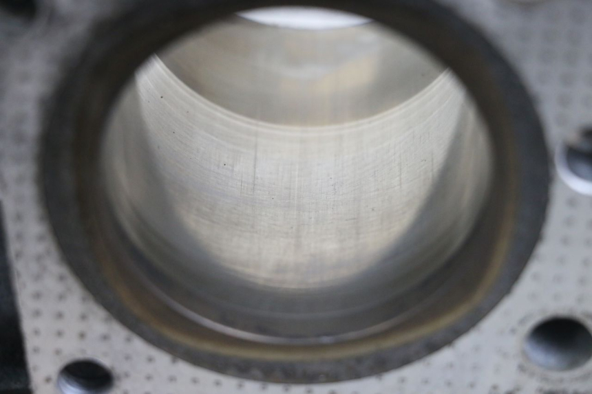 photo de CILINDRO PISTONE SUZUKI GSX E 250 (1982 - 1983) - Marcature e riferimenti originali