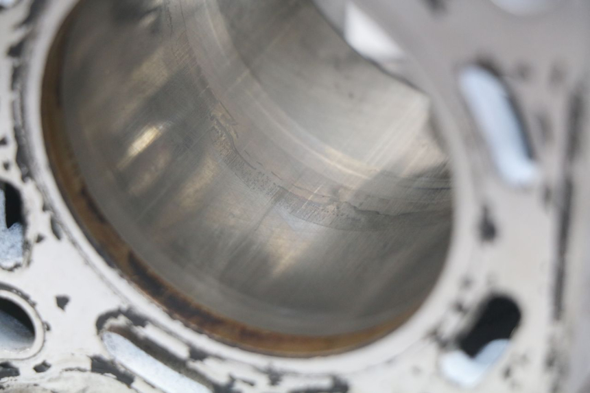 photo de CILINDRO PISTONE SUZUKI GSX-R GSXR 600 (2001 - 2003) - Zoom sullo stato d'uso