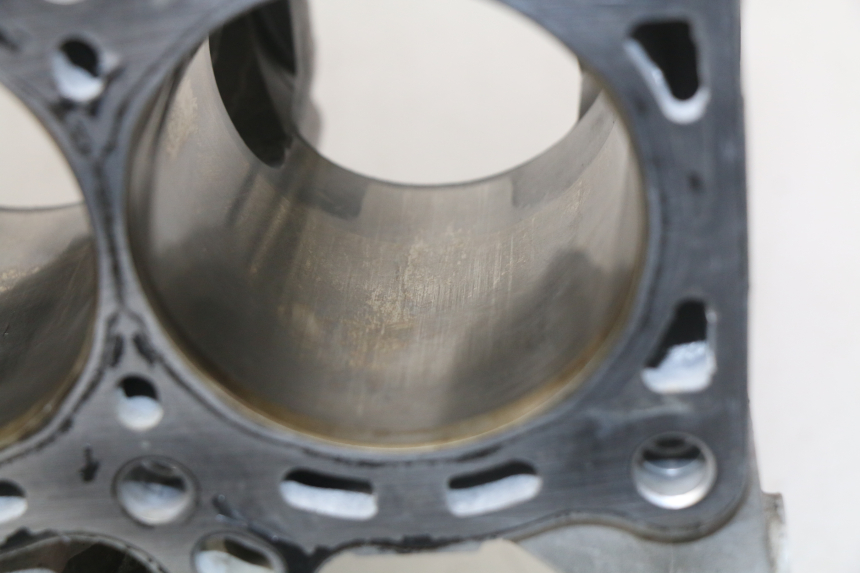 photo de CILINDRO PISTONE SUZUKI GSX-R GSXR K16 1000 (2012 - 2016) - Primo piano tecnico